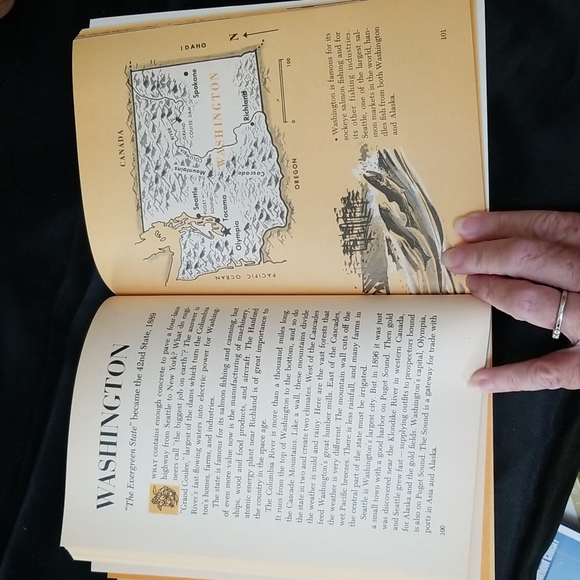 📚🇺🇲VINTAGE AMERICAN BOOKS - Picture 15 of 16